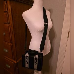 DKNY Cassie Mini Tote R43AAD85 NWT Crossbody